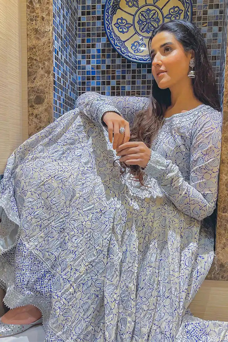 Aab-e-Rawaan - Silver And Blue Kurta by The Pink Tree Company, view 4
