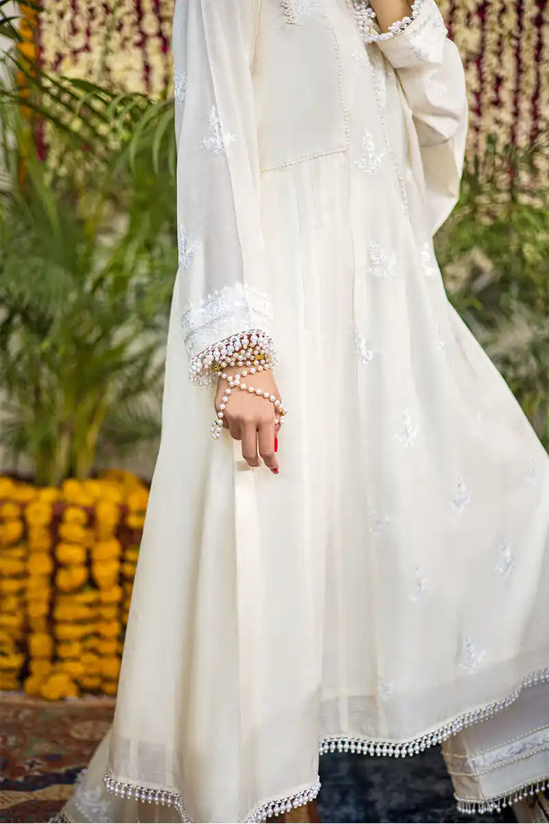Sazaposh - Ivory White Kurta by The Pink Tree Company, view 5
