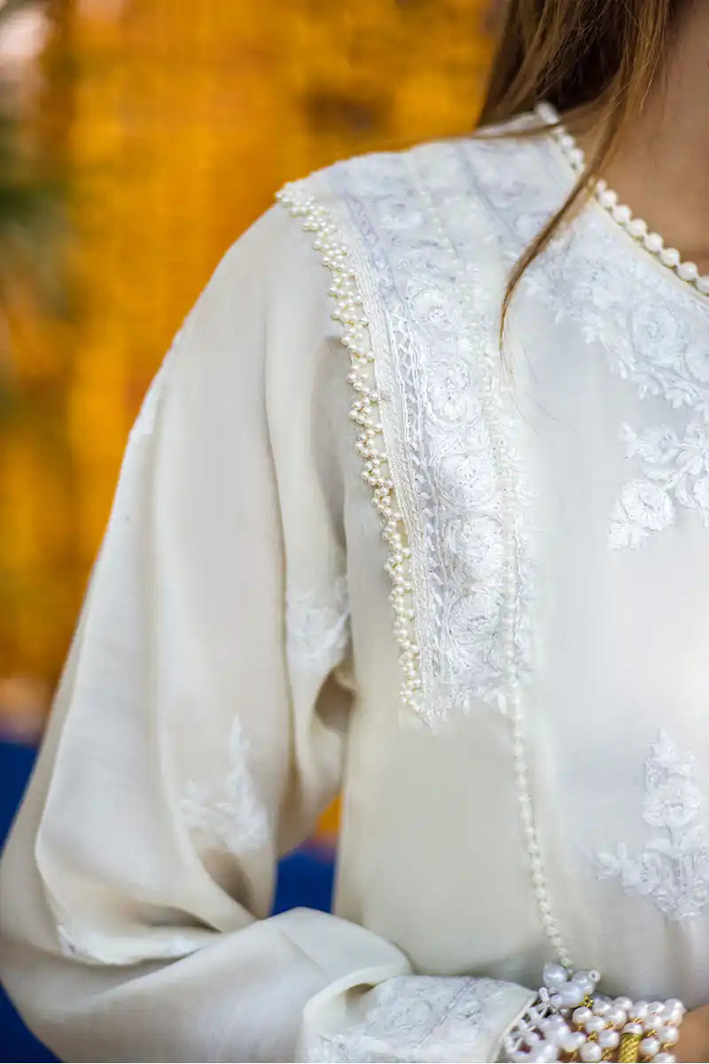 Sazaposh - Ivory White Kurta by The Pink Tree Company, view 6