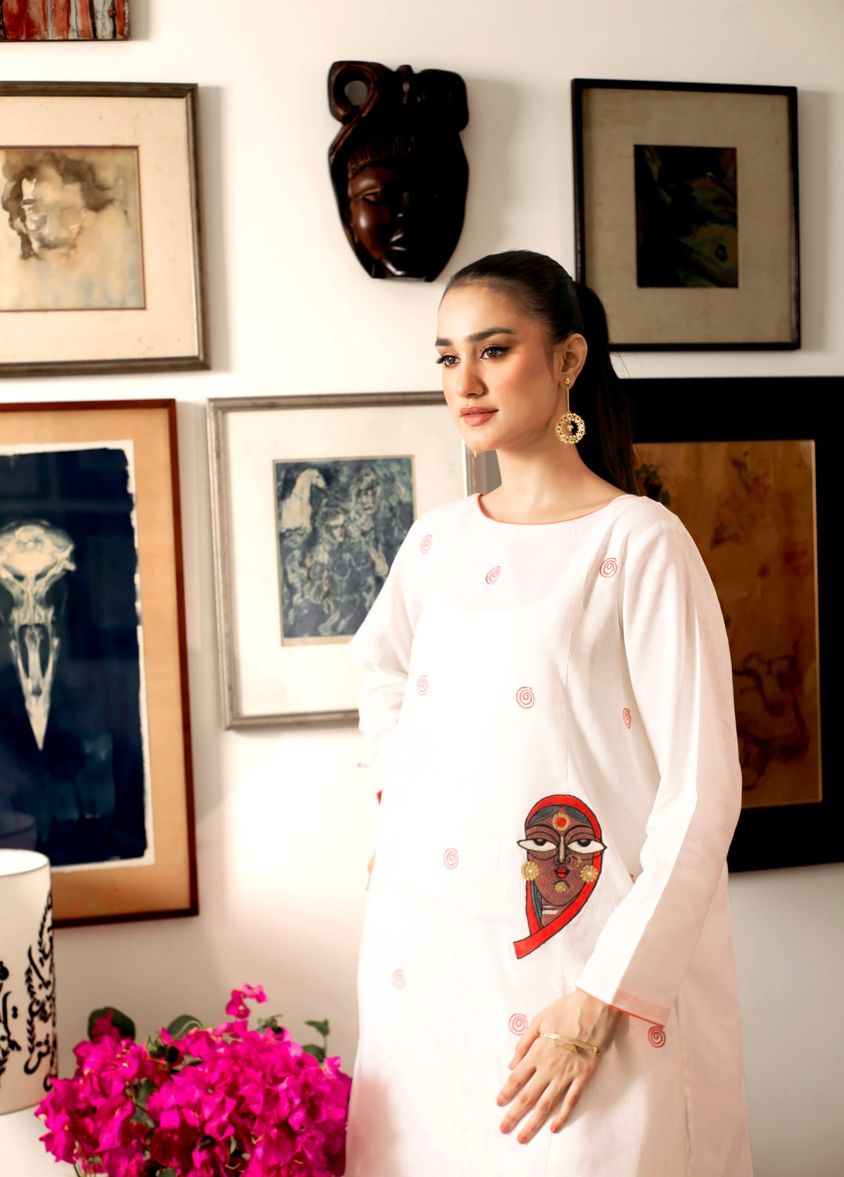 Bengoli Bride - Ivory Traditional Outfit by The Pink Tree Company