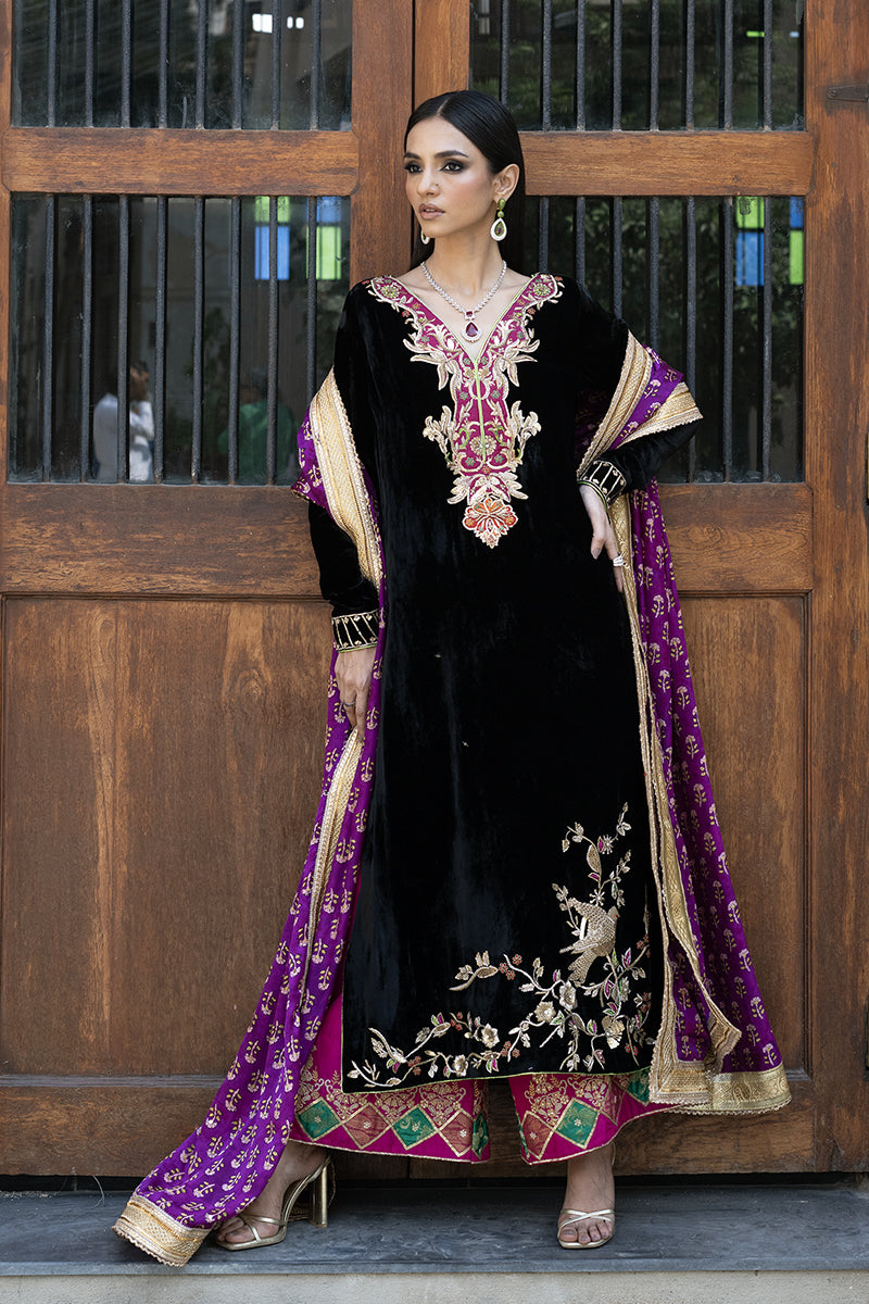 Shikar-e-Husan - Black Shalwar Kameez by The Pink Tree Company