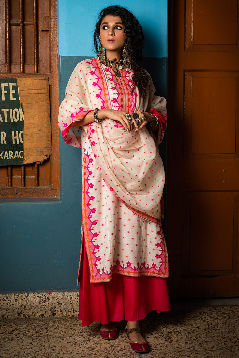 Atashi Gulabi