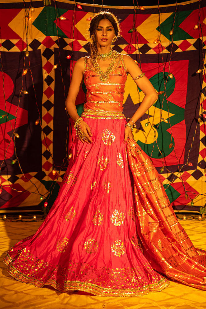 Pin by ahsatan on traditional clothing | Bridal lehenga red, Traditional  outfits, Bridal lehenga